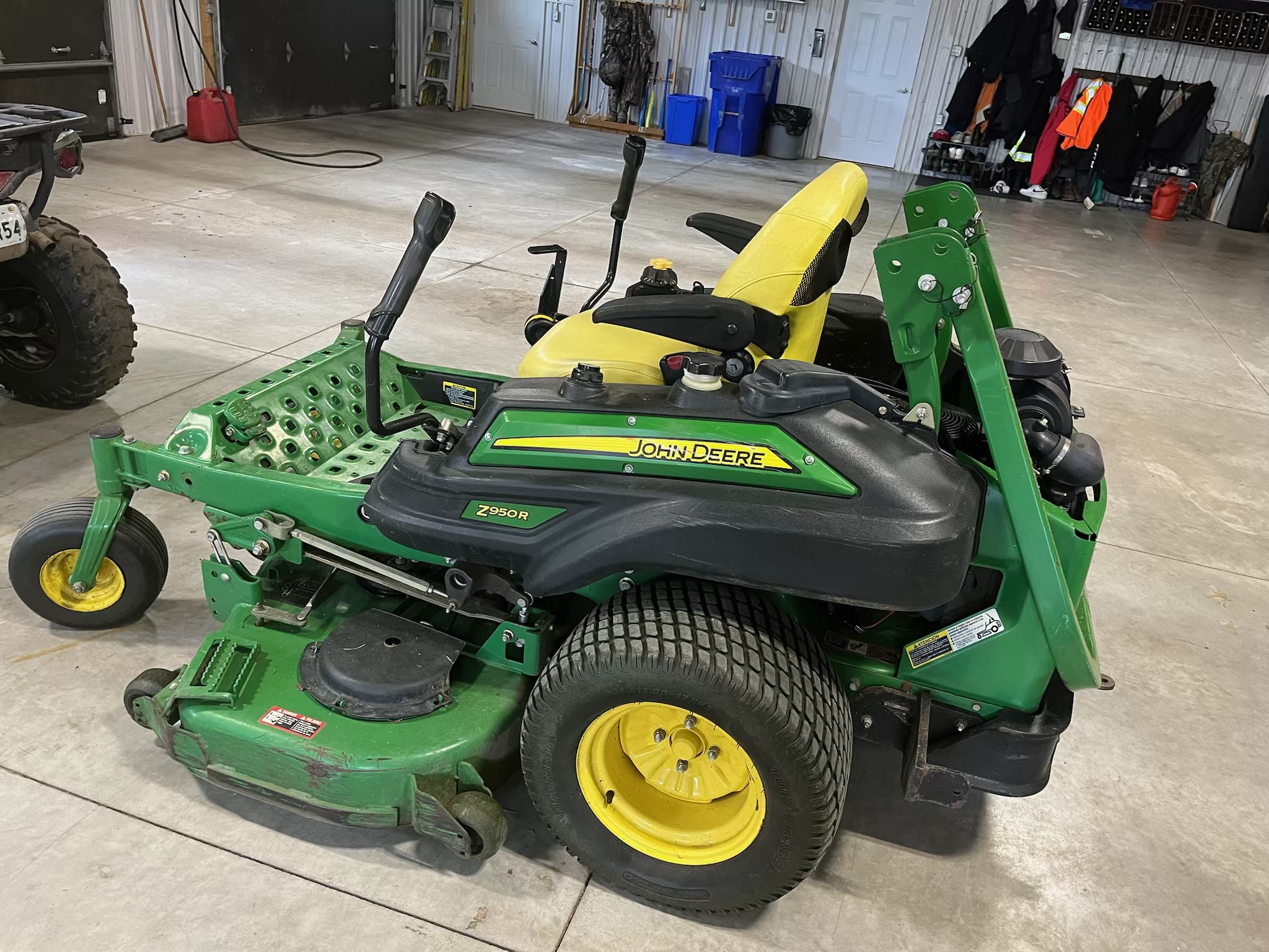 2013 John Deere Z950R Image 2