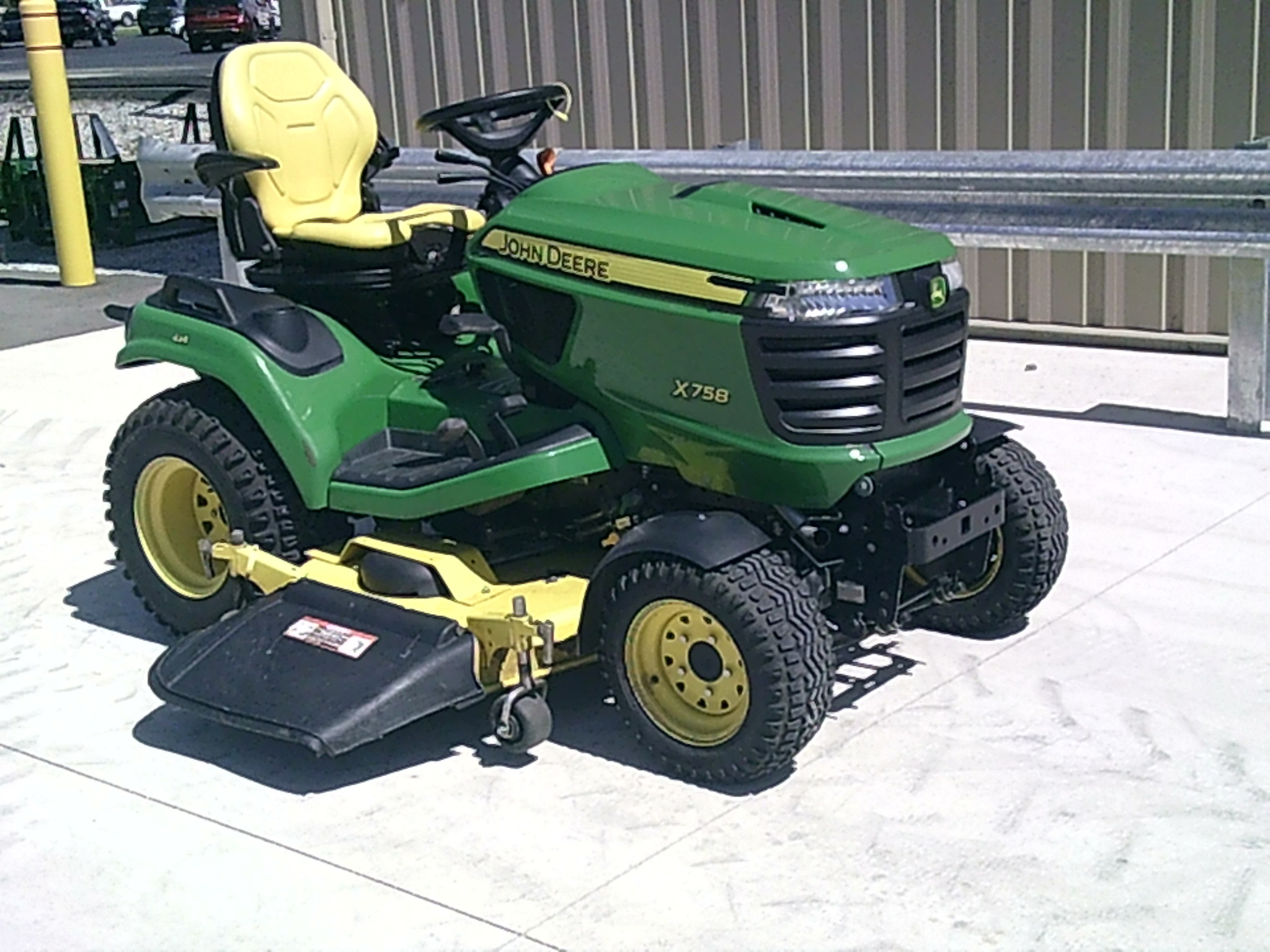 2017 John Deere X758 Image 1