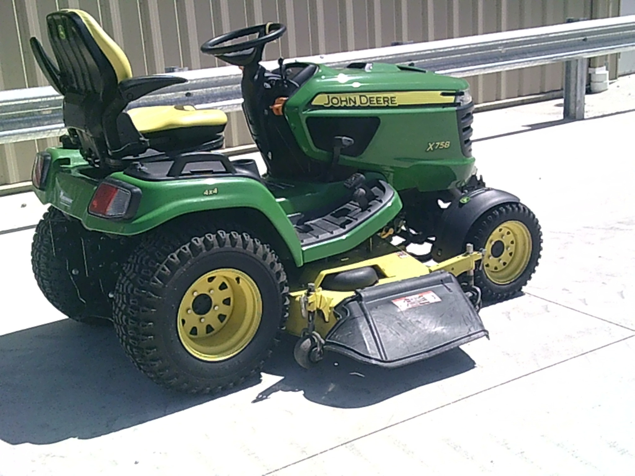 2017 John Deere X758 Image 3