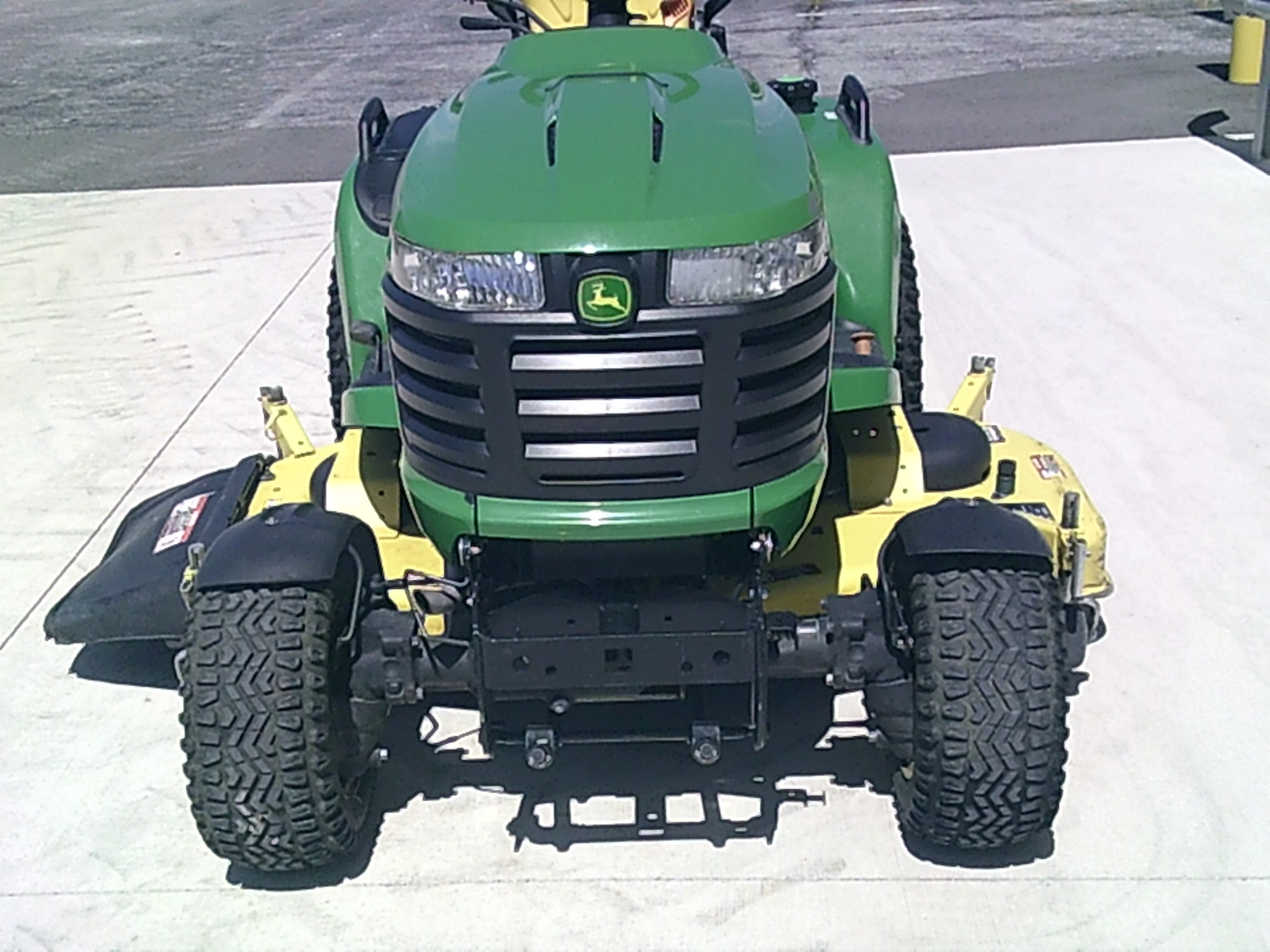2017 John Deere X758 Image 7