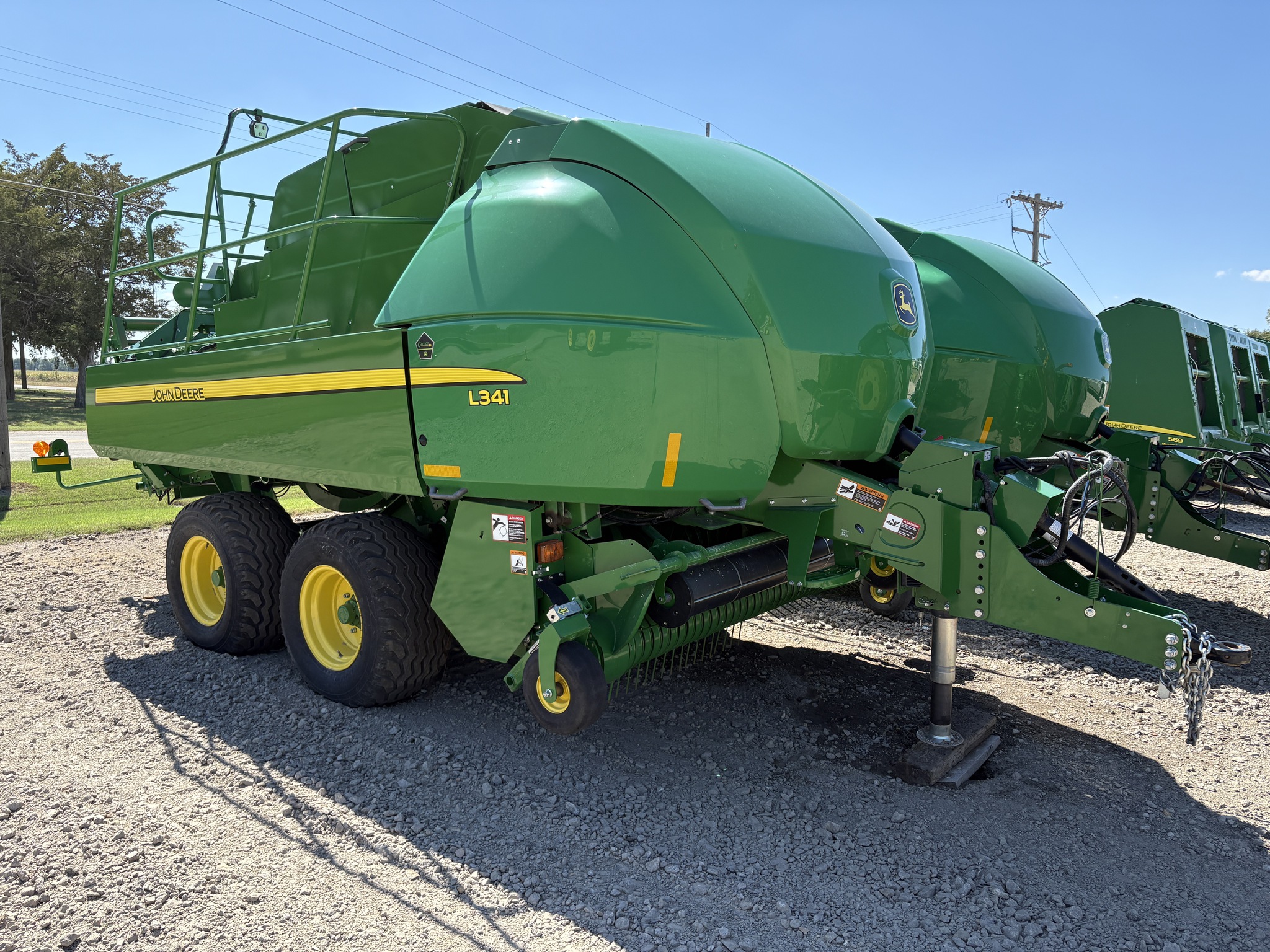 2023 John Deere L341 Image 2