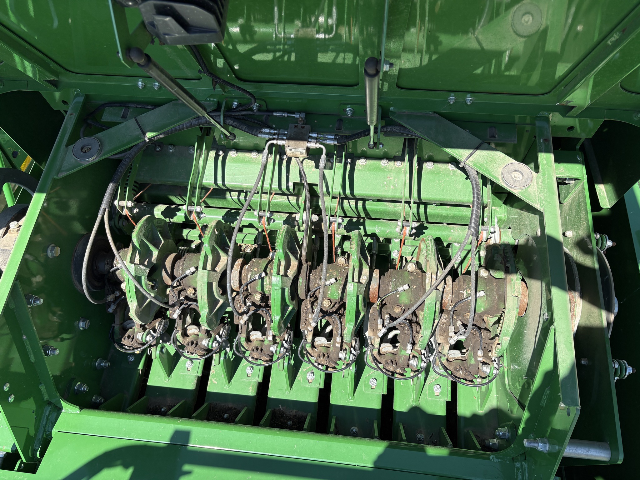 2023 John Deere L341 Image 12