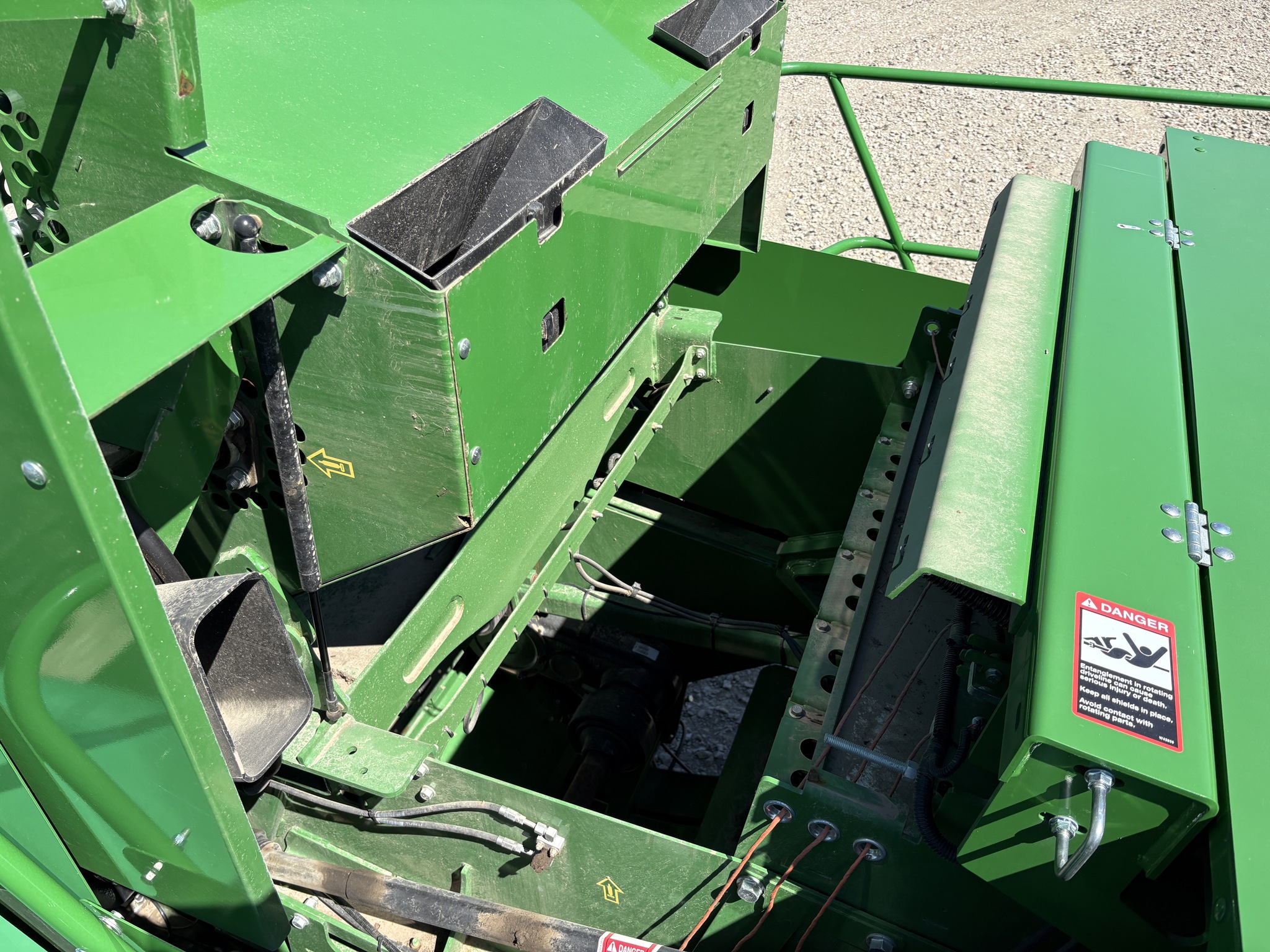 2023 John Deere L341 Image 13