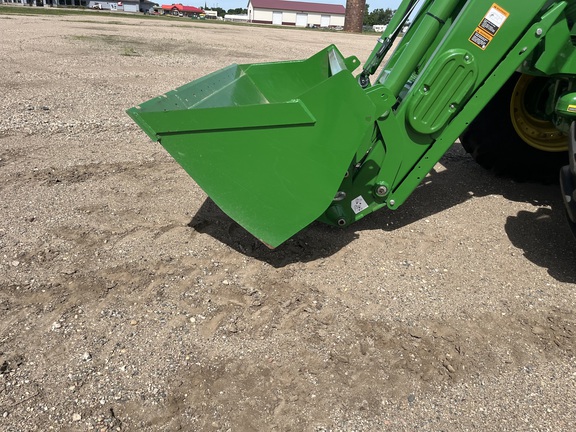 2025 John Deere 6R 165 - Photo43