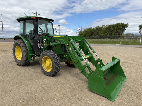  John Deere 5090E