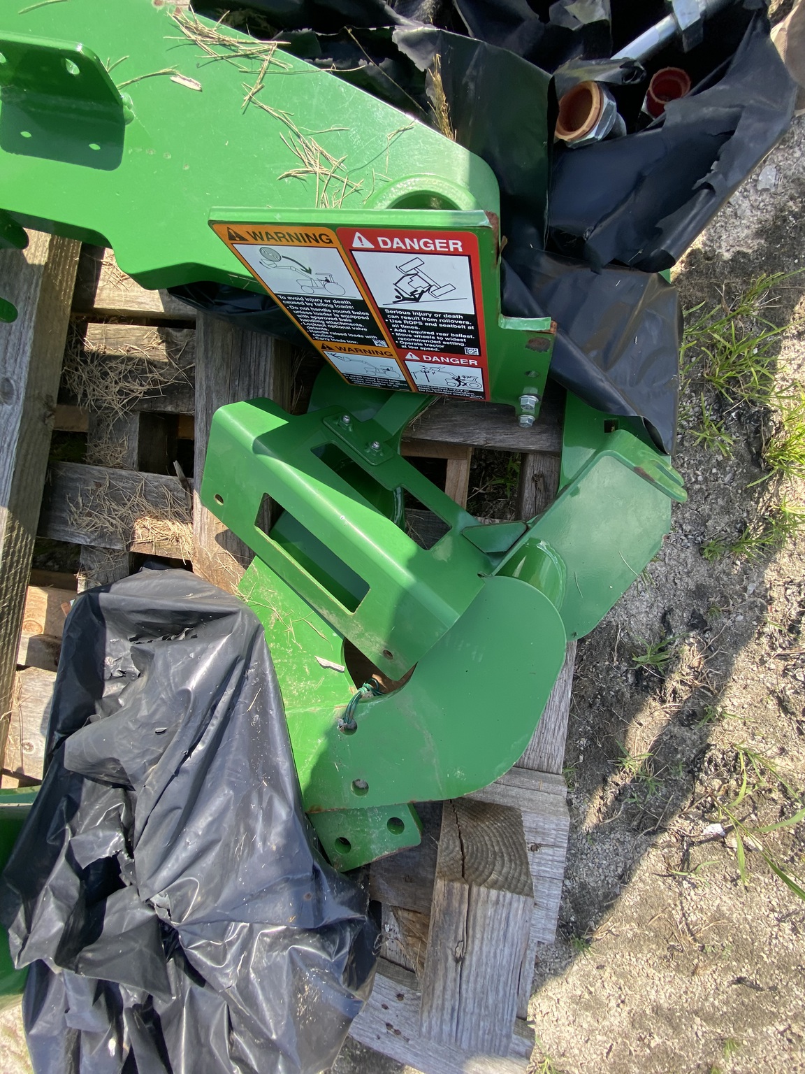 2021 John Deere 5E-520M LOADER FRAMES Image 4