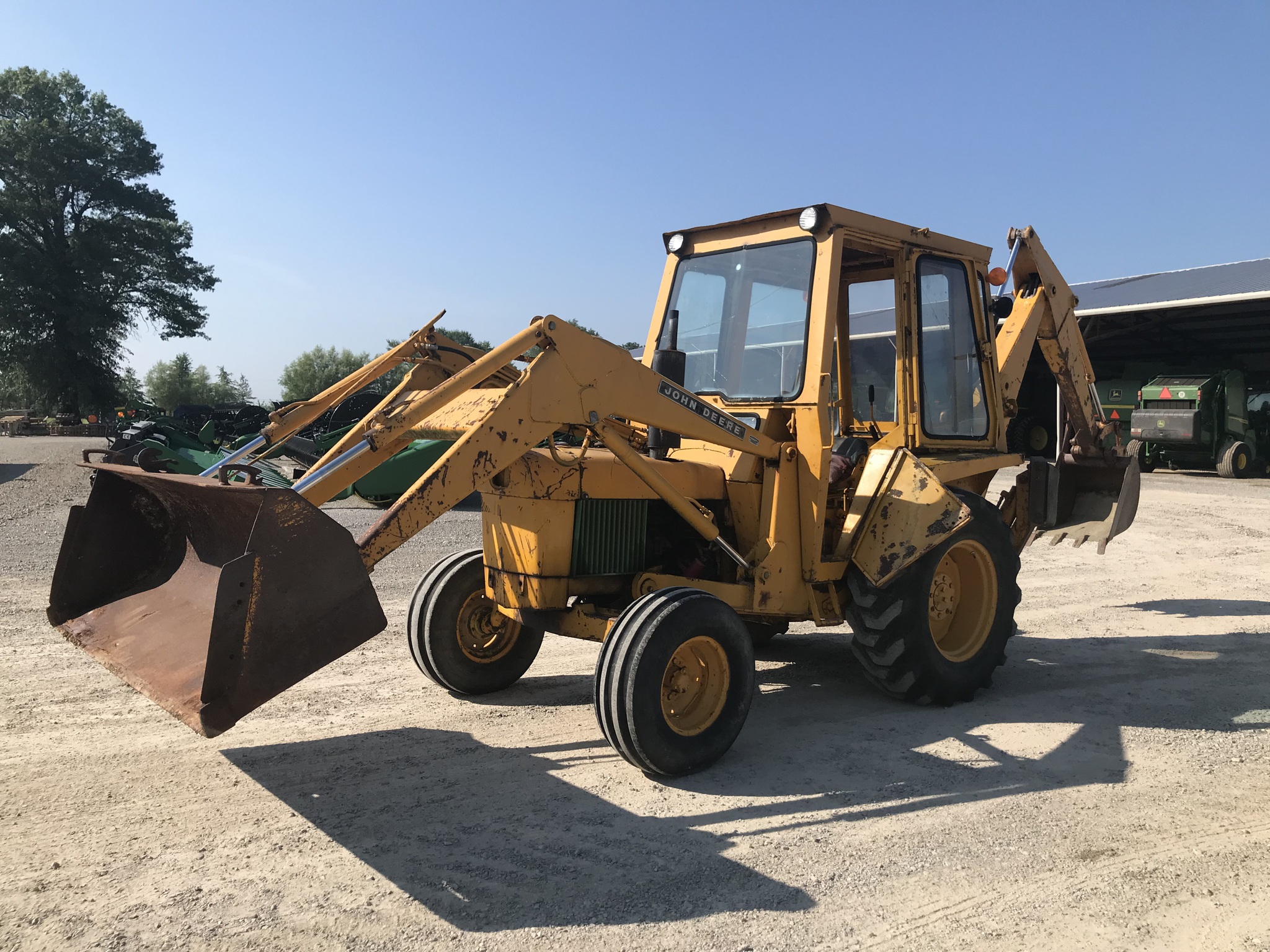 John Deere 300 Image 1