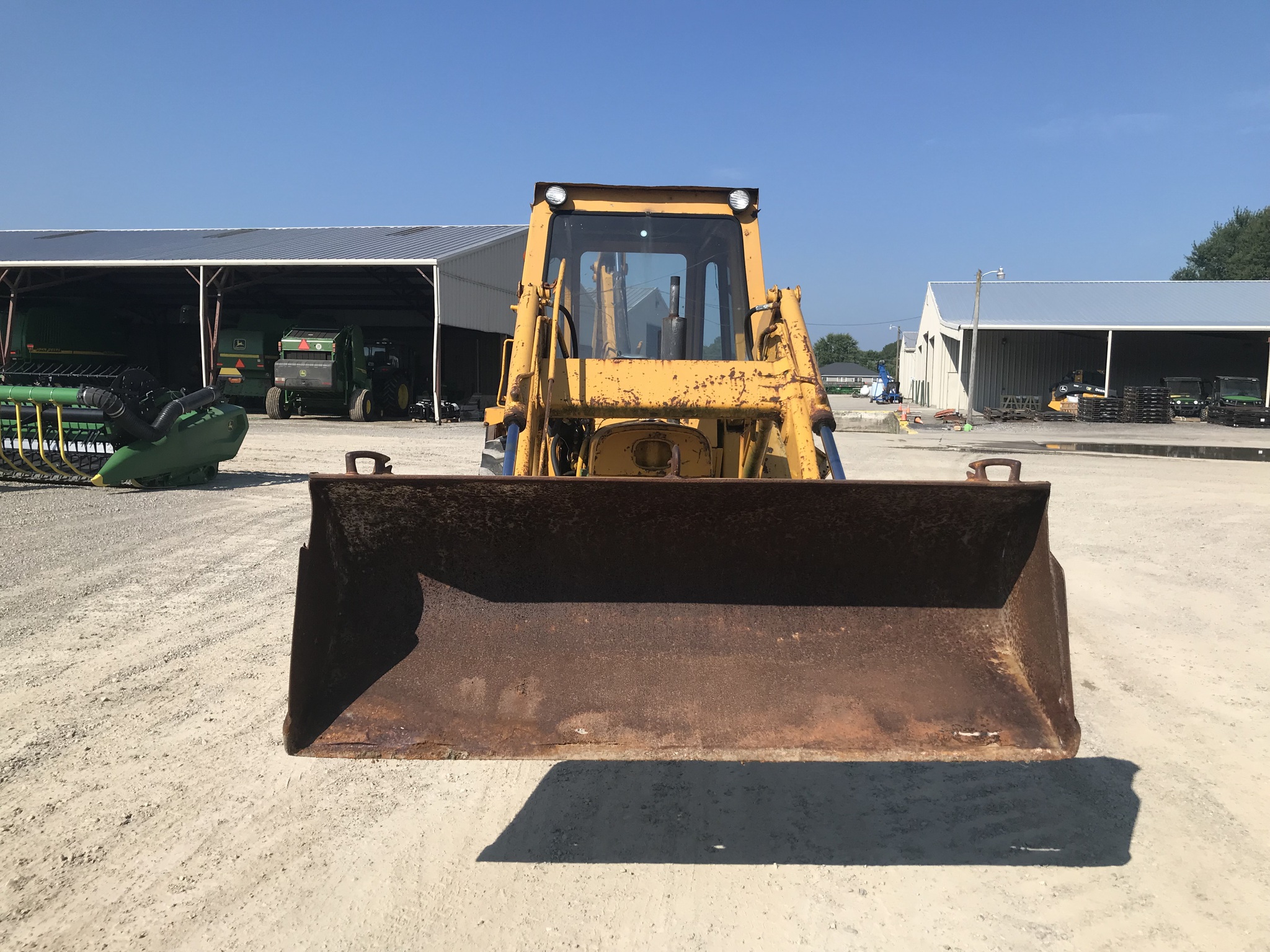 John Deere 300 Image 8
