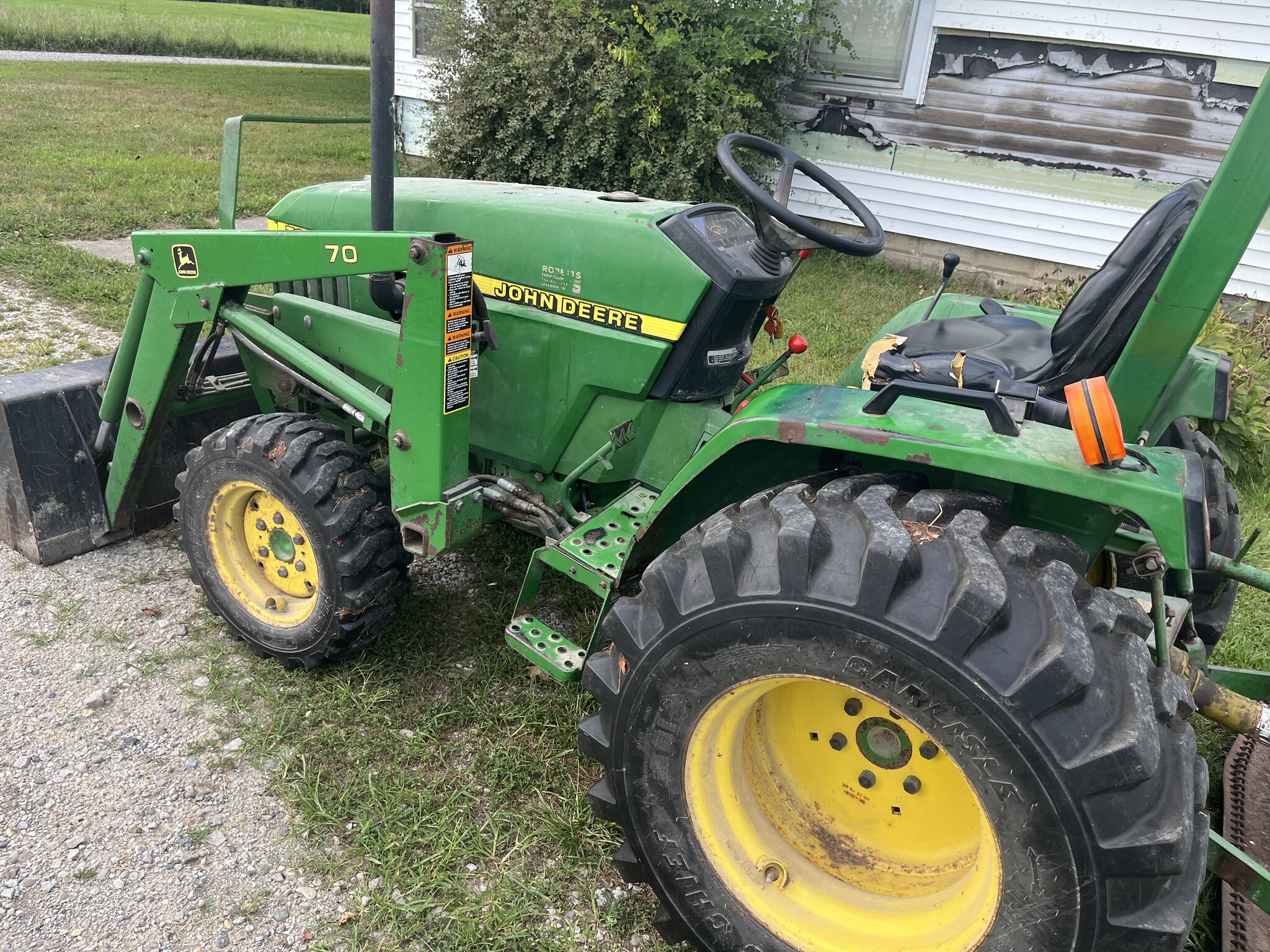 2000 John Deere 790 Image 3
