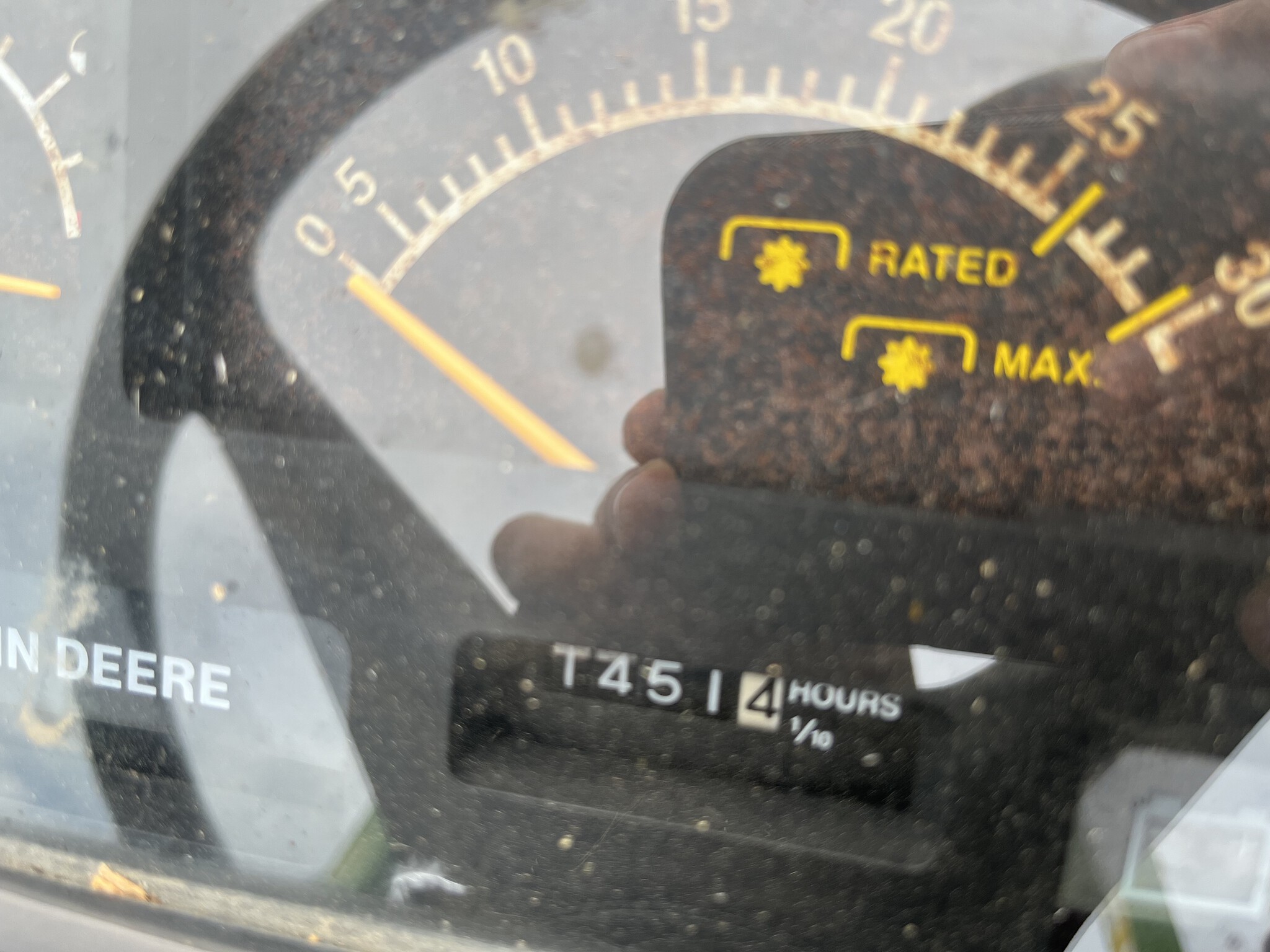 2000 John Deere 790 Image 8