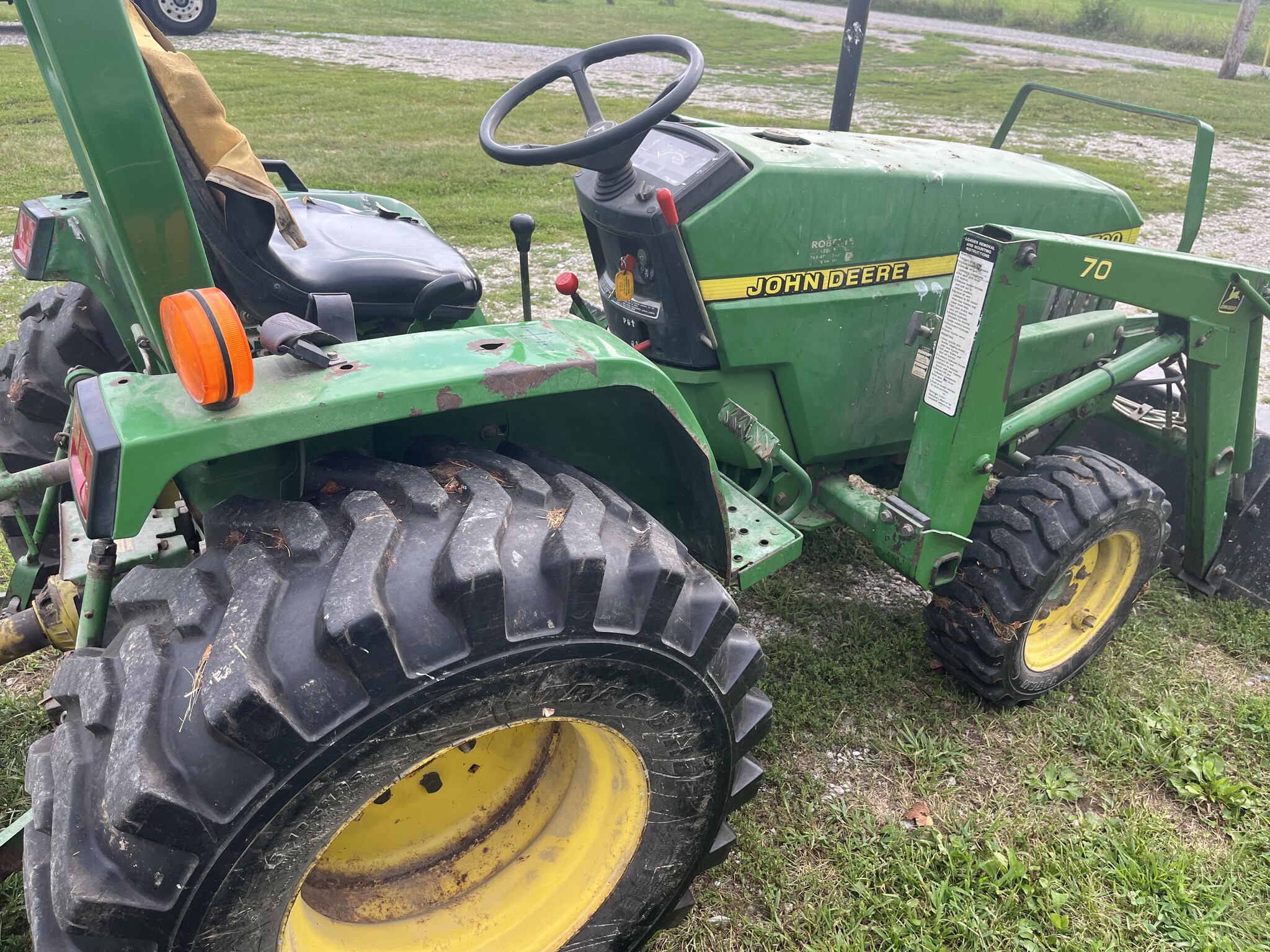 2000 John Deere 790 Image 6