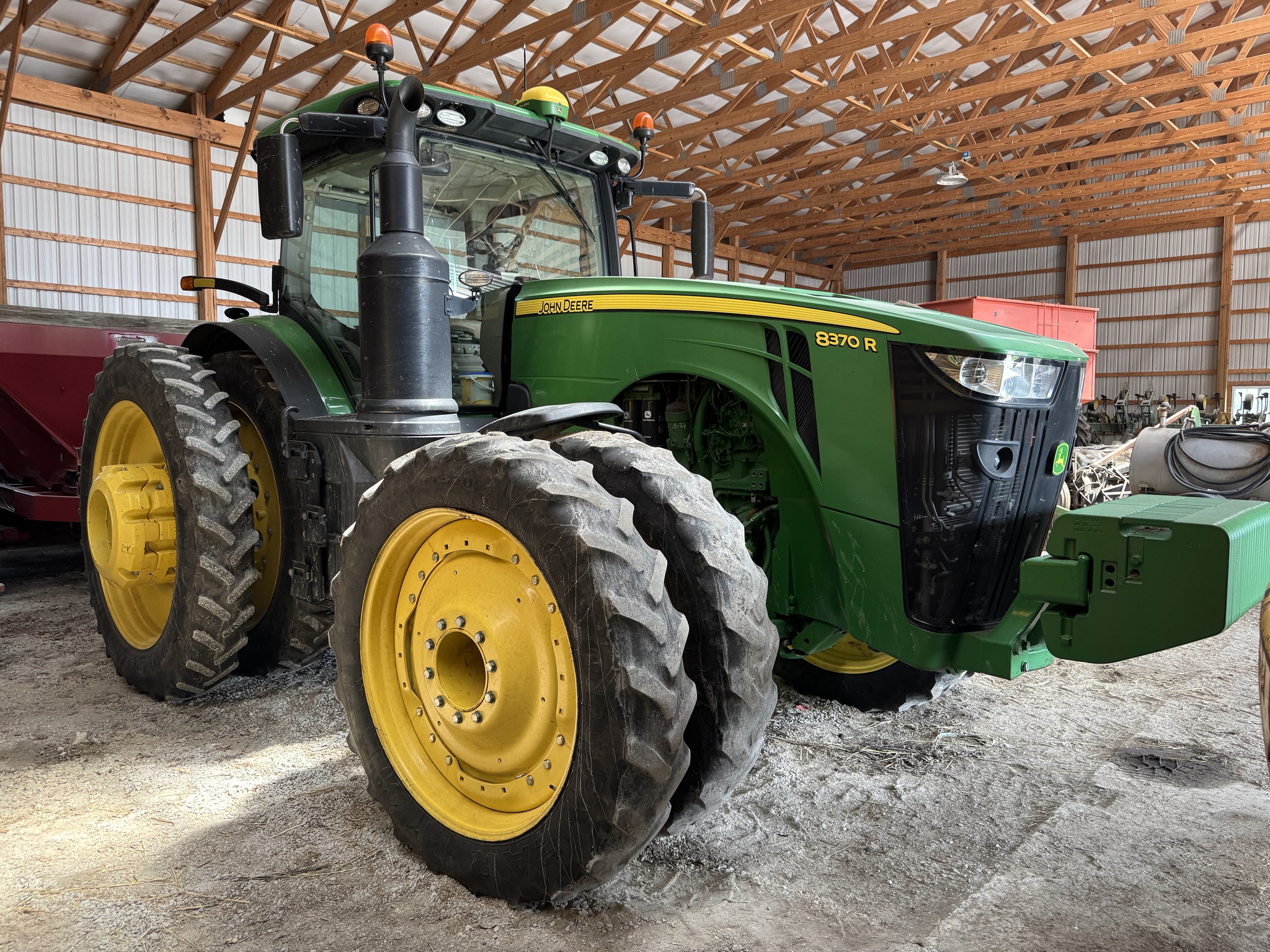 2018 John Deere 8370R Image 1