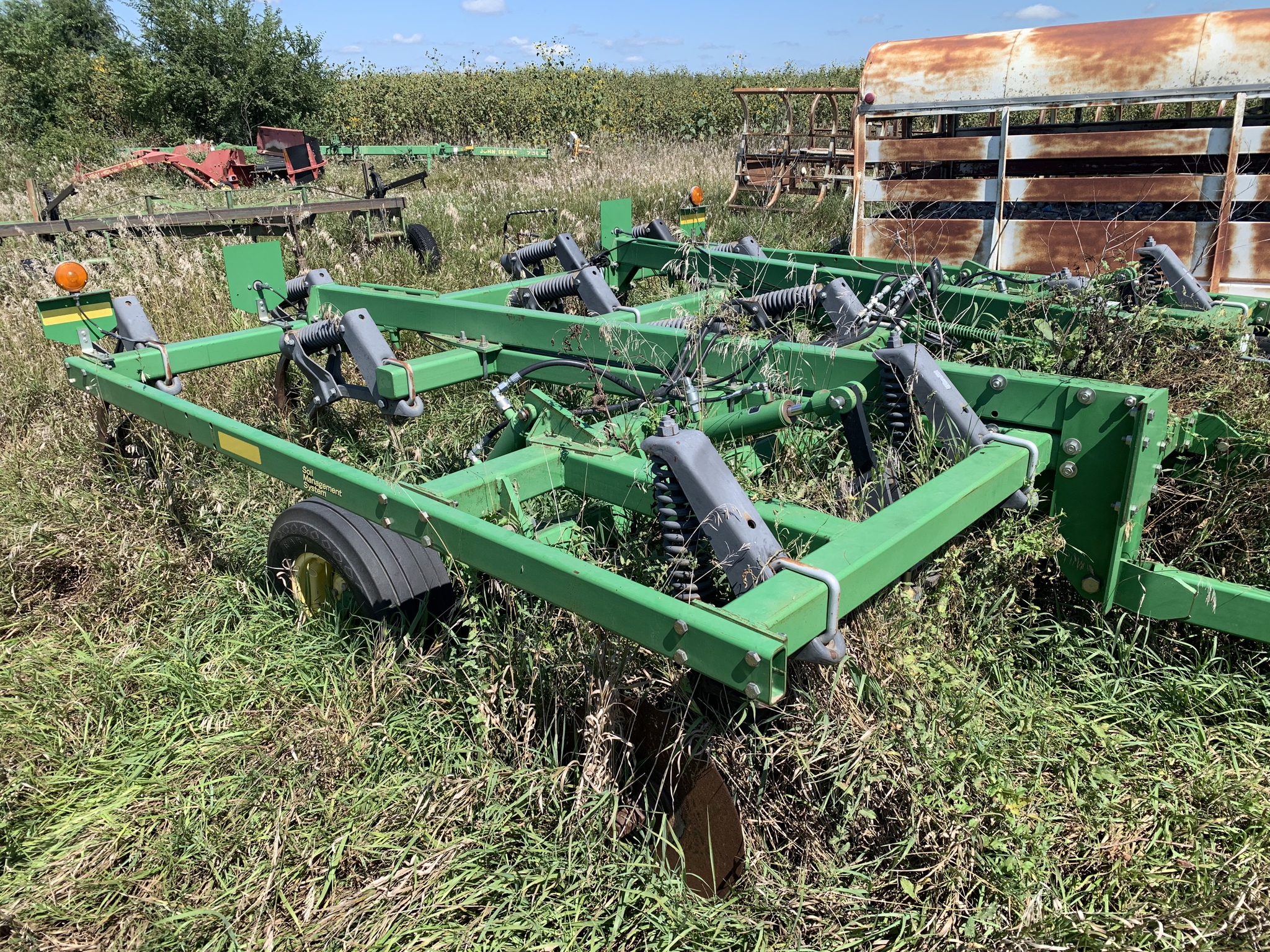 2011 John Deere 714 Image 1