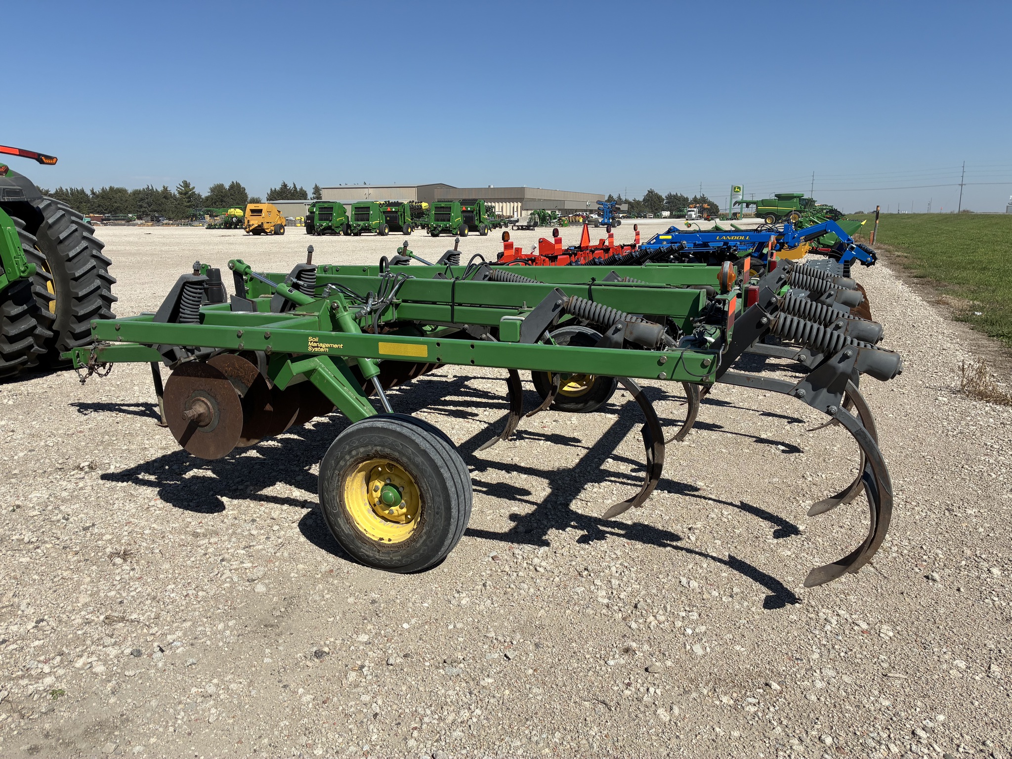 2011 John Deere 714 Image 2
