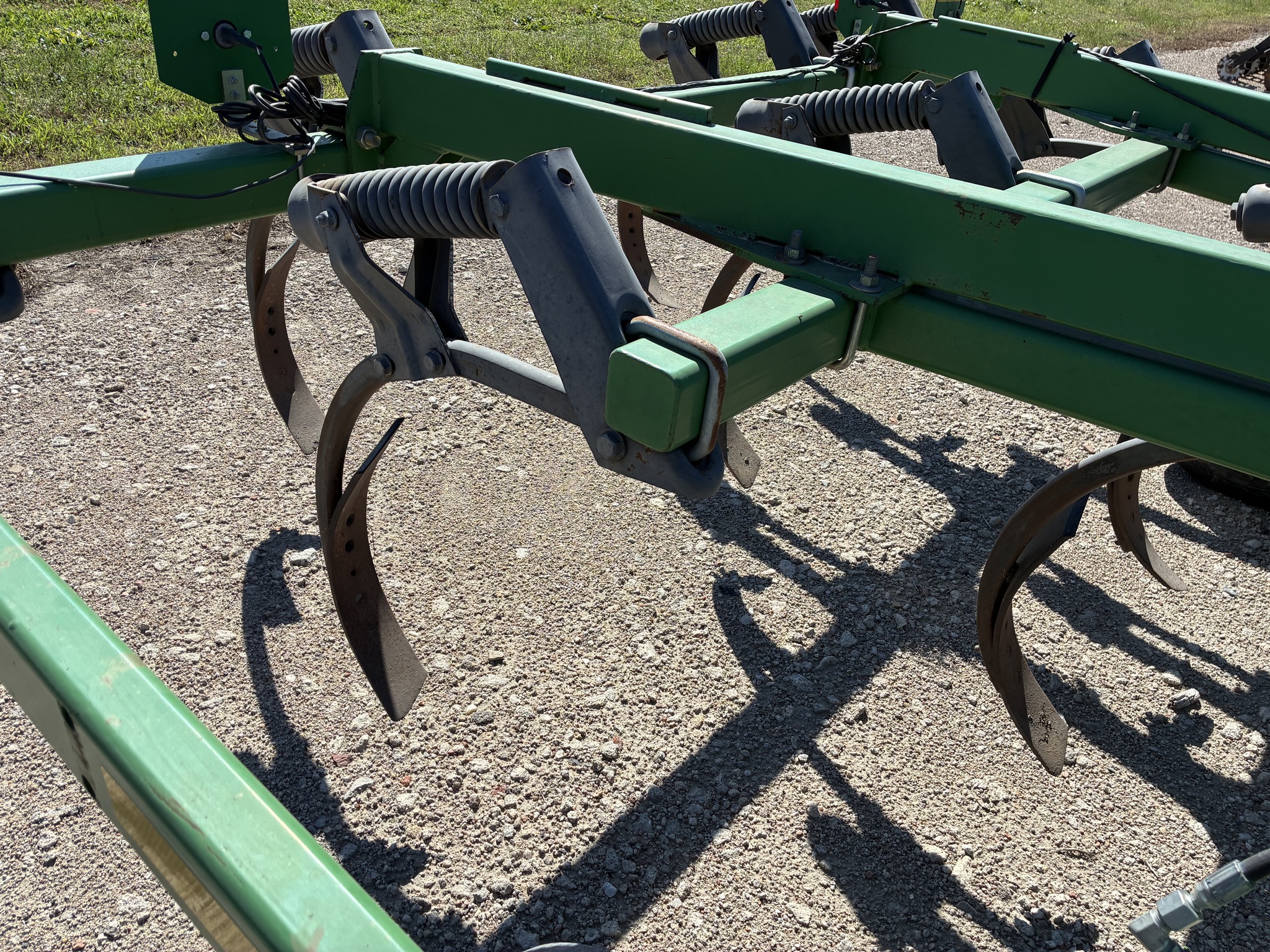 2011 John Deere 714 Image 5