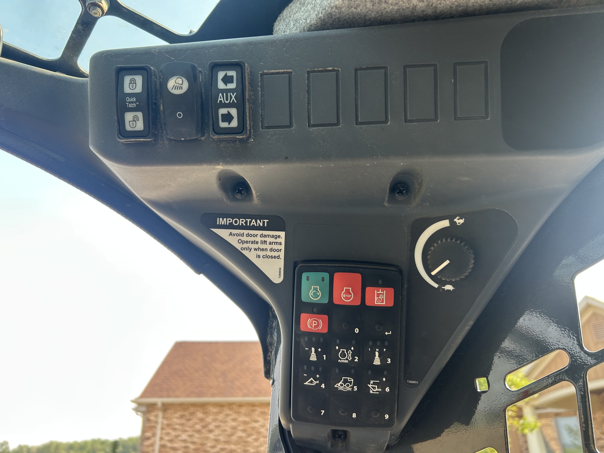 2023 John Deere 325G Image 7