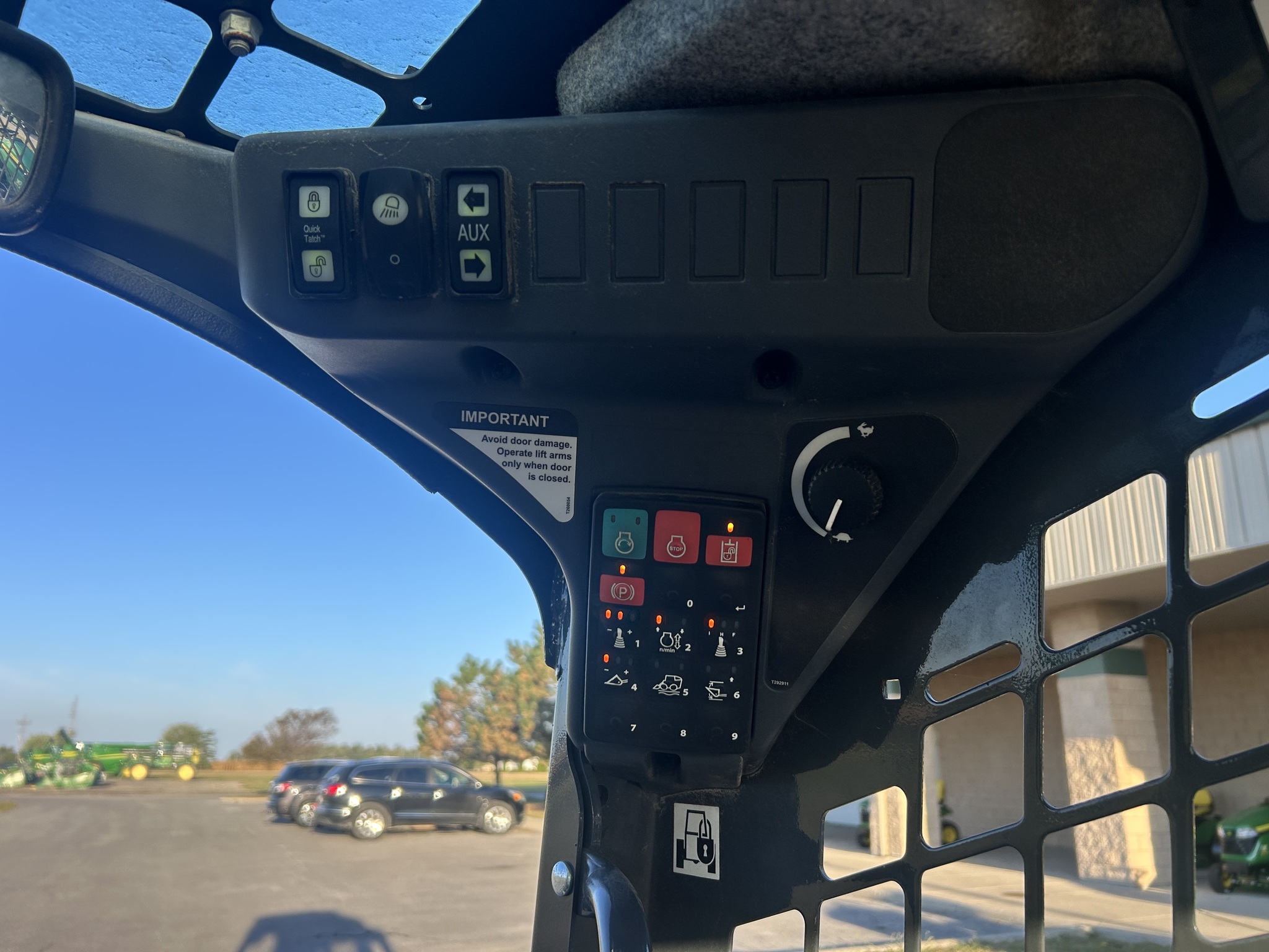 2023 John Deere 325G Image 9