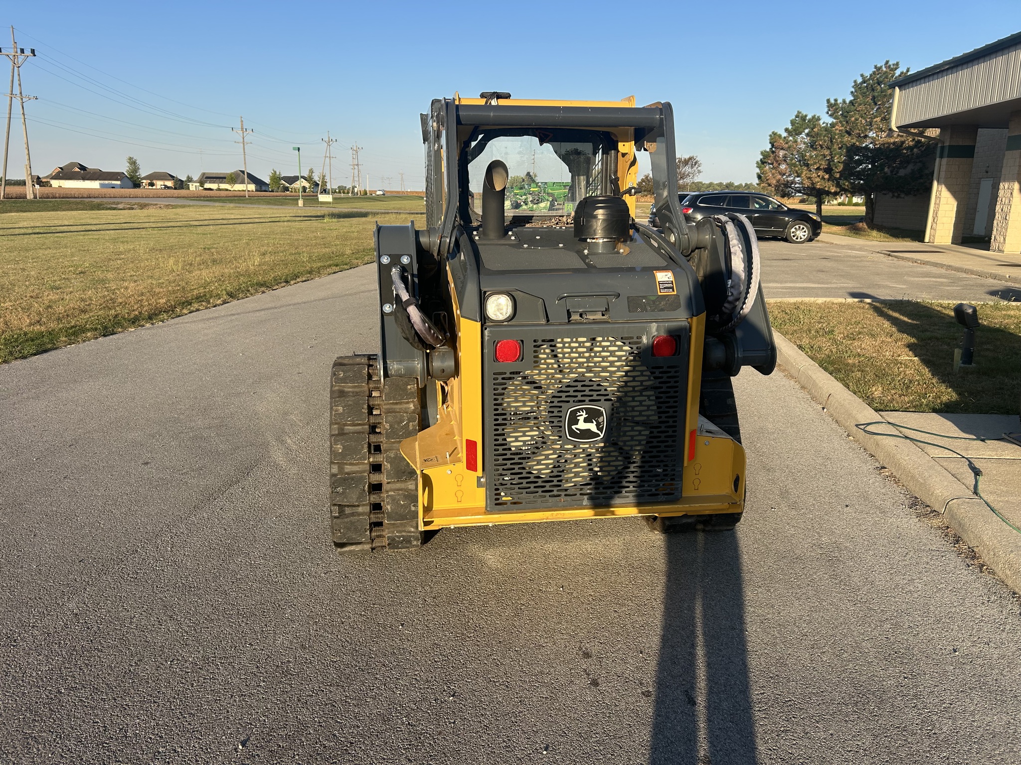 2023 John Deere 325G Image 2