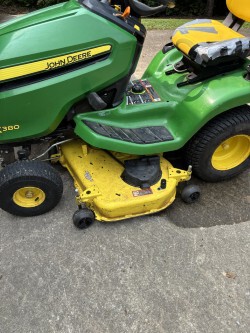 2017 John Deere X380 Image 4