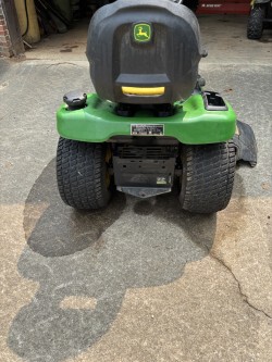 2017 John Deere X380 Image 5