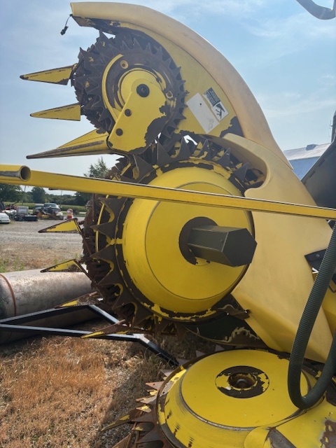 2013 John Deere 770 Image 2