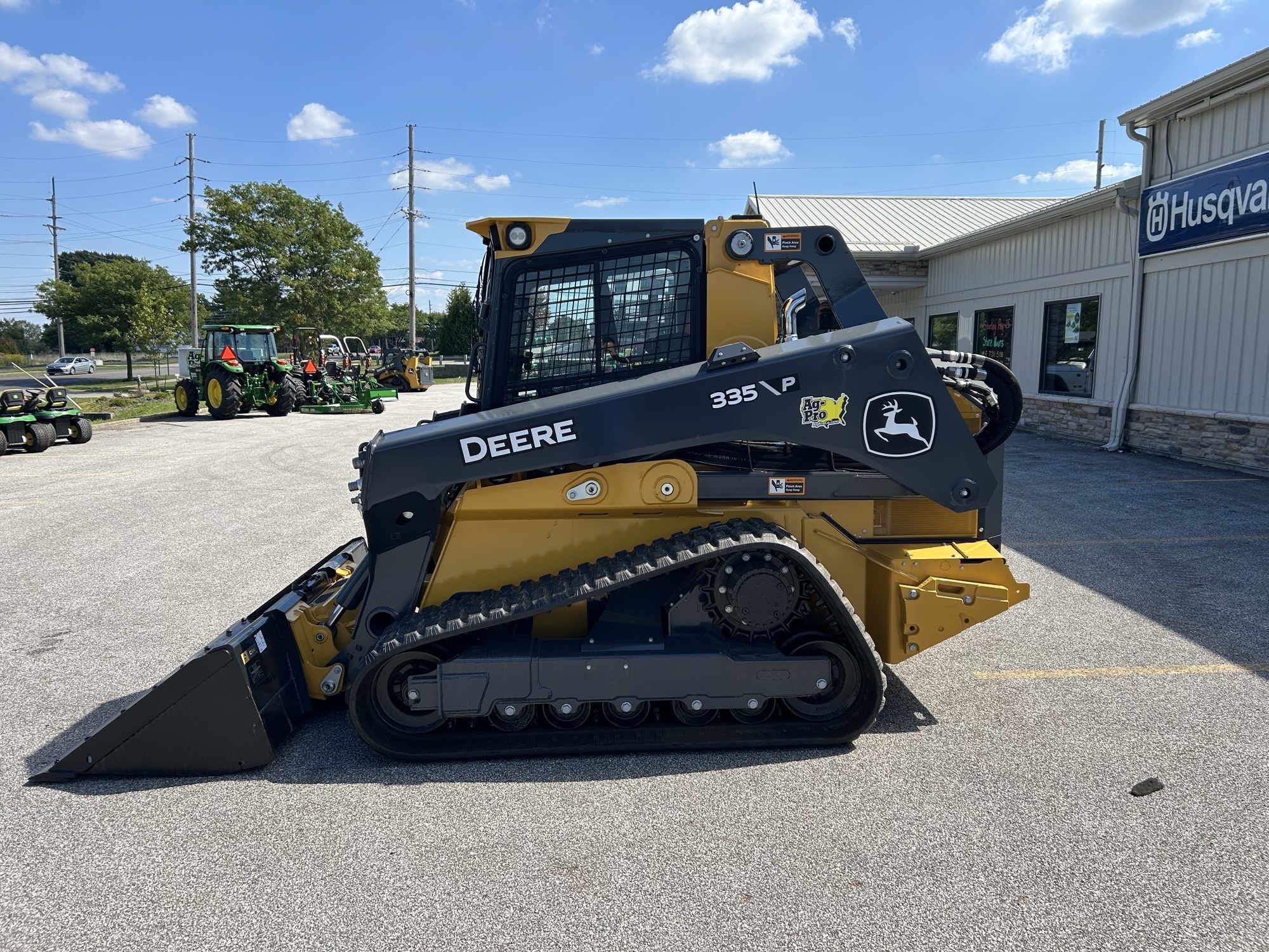 2025 John Deere 335 P Image 8