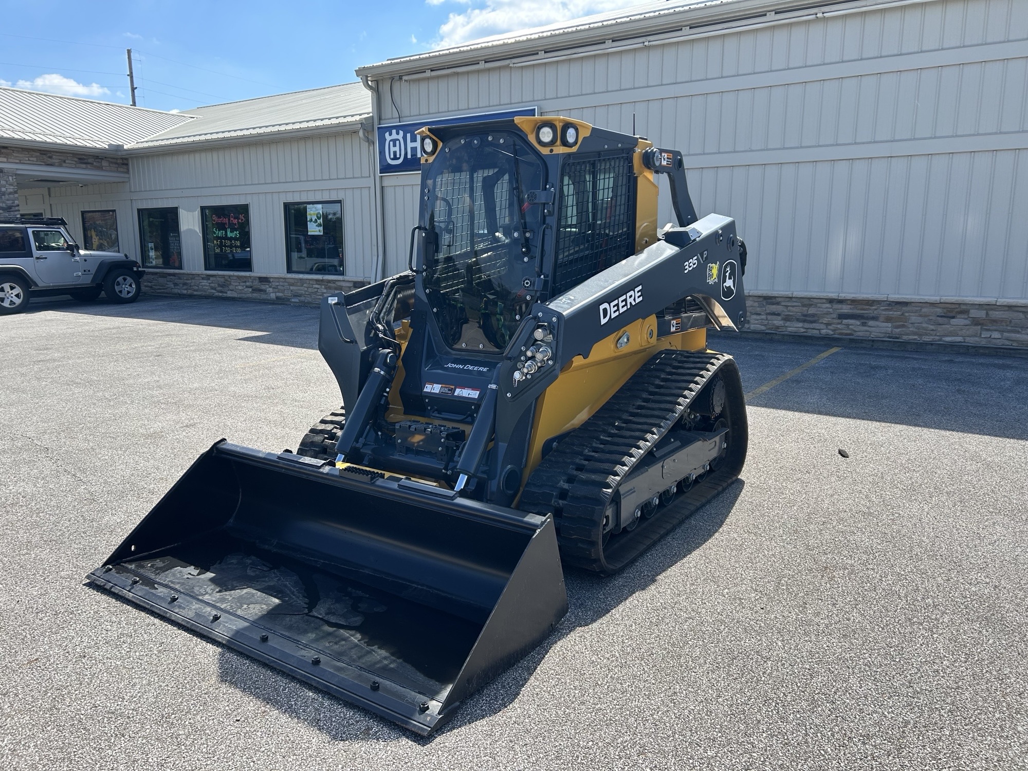2025 John Deere 335 P Image 1