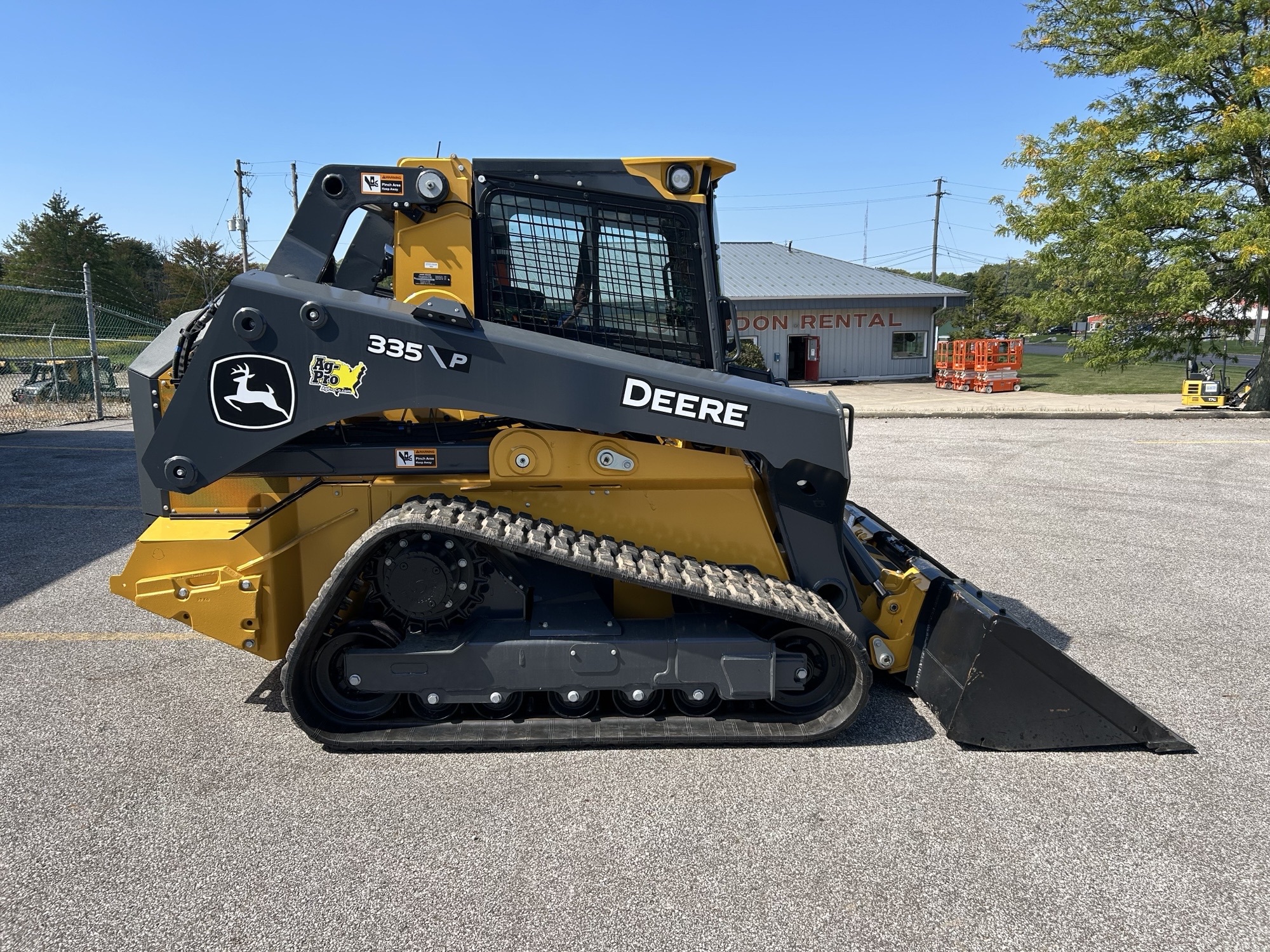 2025 John Deere 335 P Image 7
