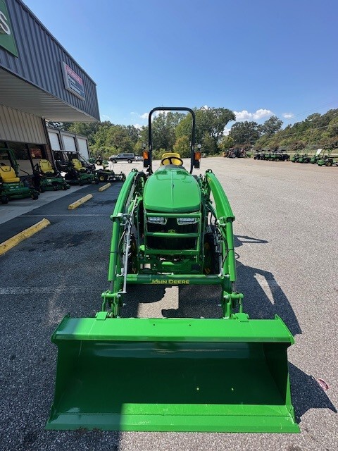 2025 John Deere 3033R W/320R LOADER, 12F/12R POWERREVERSER Image 3