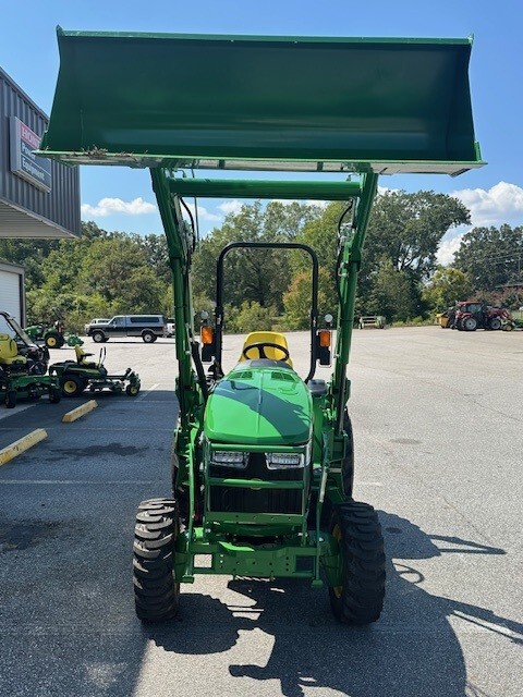 2025 John Deere 3033R W/320R LOADER, 12F/12R POWERREVERSER Image 6