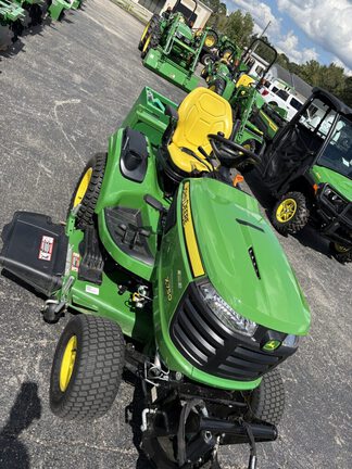 2024 John Deere X750 Photo 2