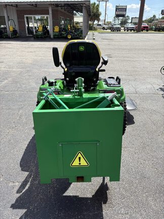 2024 John Deere X750 Photo 3