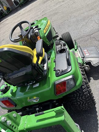 2024 John Deere X750 Photo 4