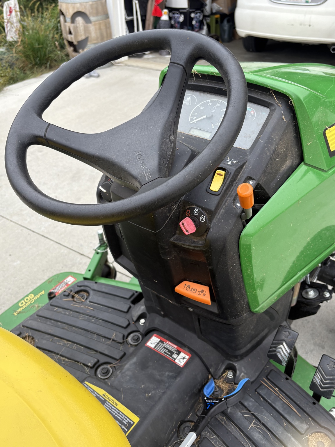 2020 John Deere 1023E Image 10