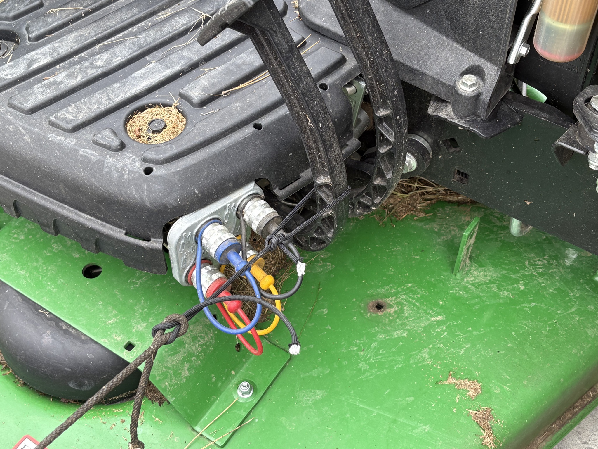 2020 John Deere 1023E Image 15
