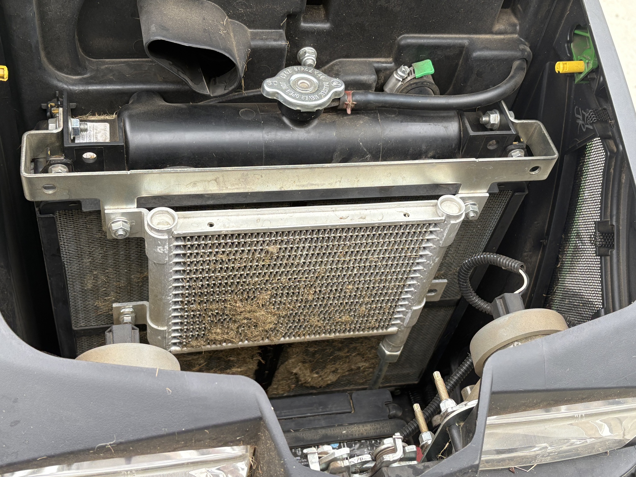 2020 John Deere 1023E Image 17