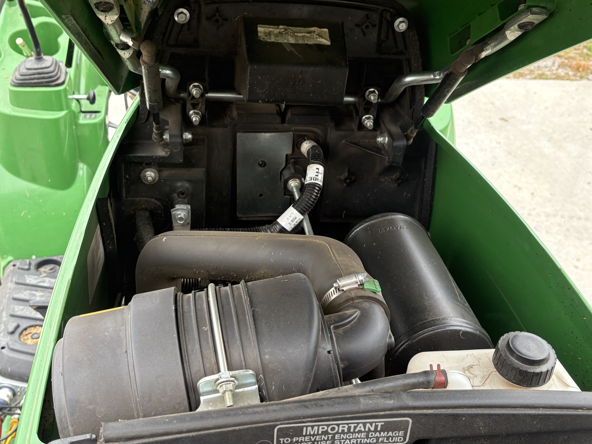 2020 John Deere 1023E Image 16