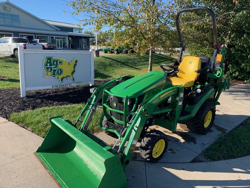 2023 John Deere 1025R Image 2