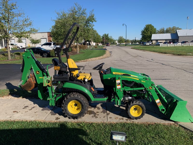 2023 John Deere 1025R Image 4