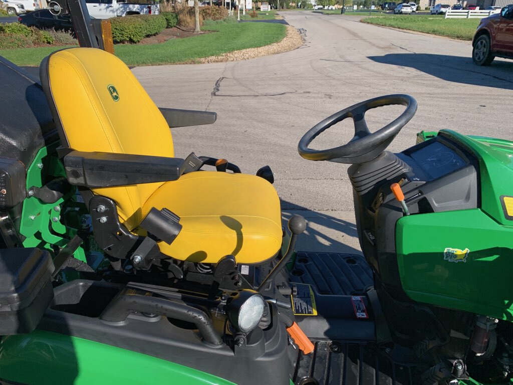 2023 John Deere 1025R Image 5