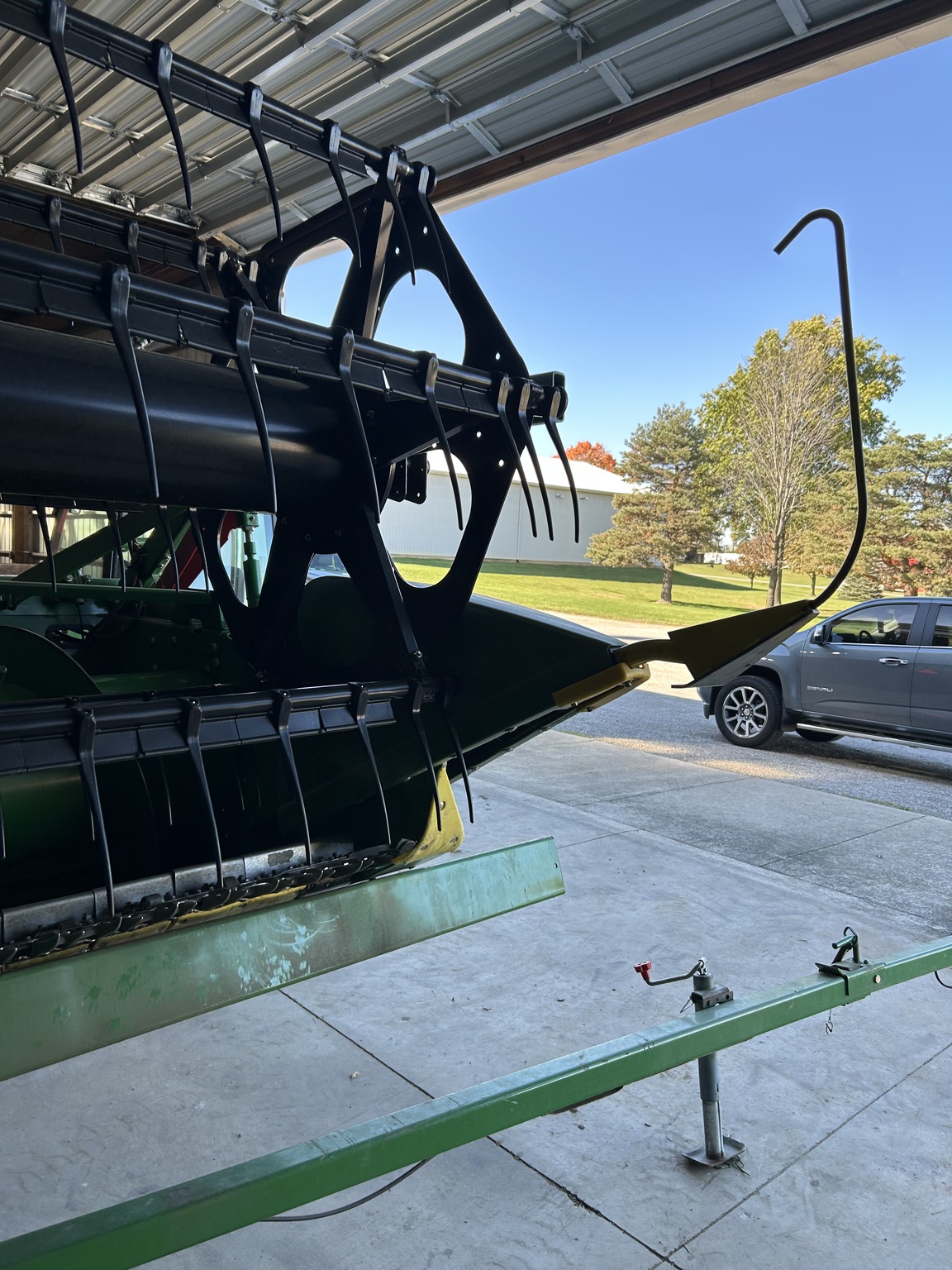 2017 John Deere 635F Image 10