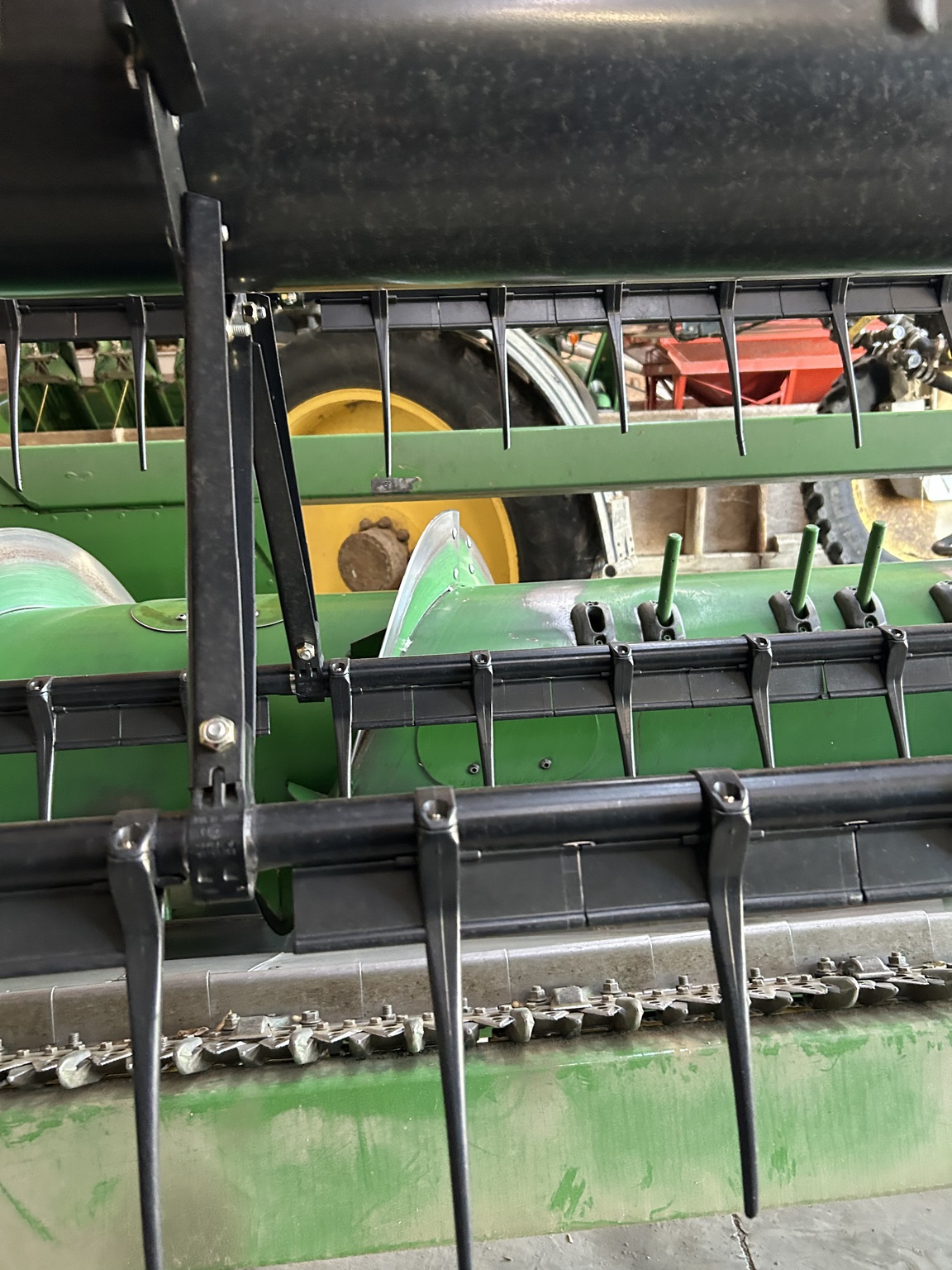 2017 John Deere 635F Image 8