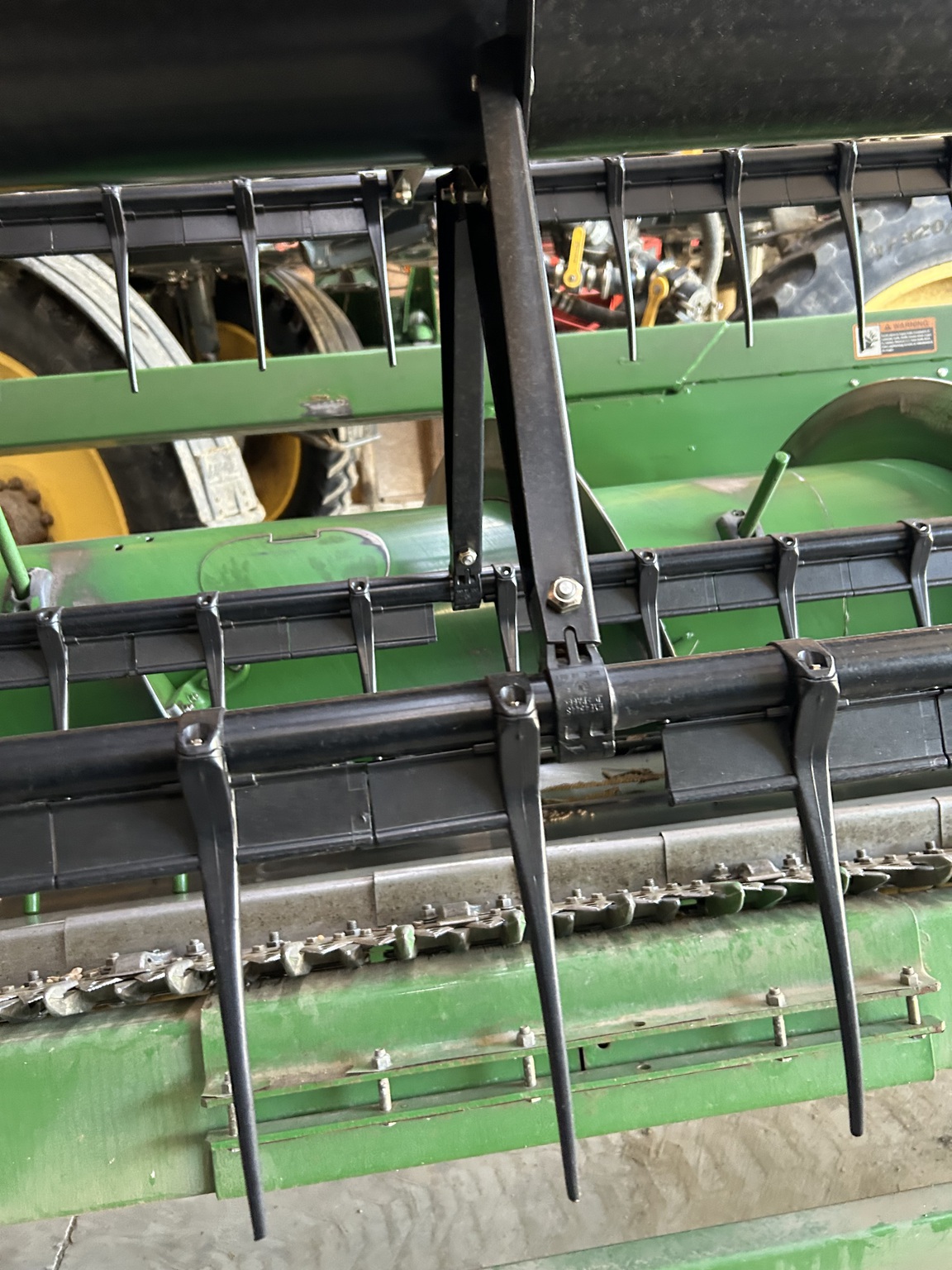 2017 John Deere 635F Image 7