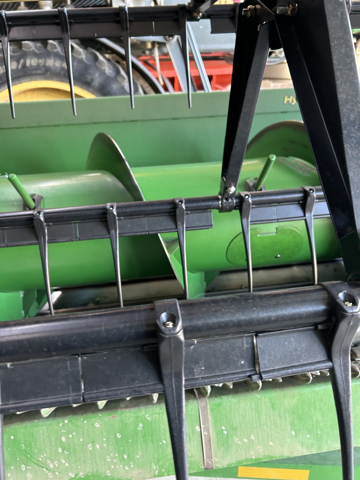 2017 John Deere 635F Image 5