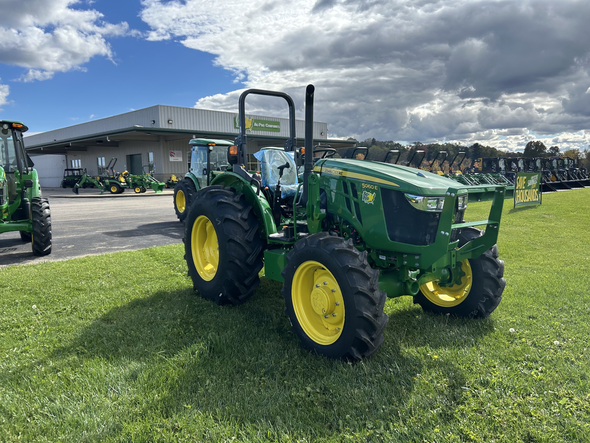 2025 John Deere 5060E Image 4