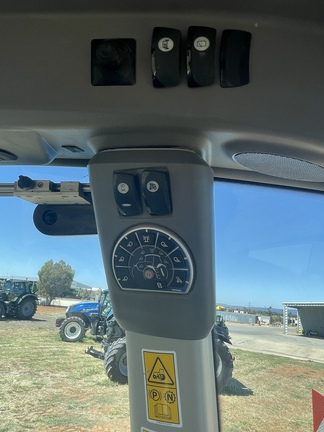 Deutz-Fahr 8280 image 32