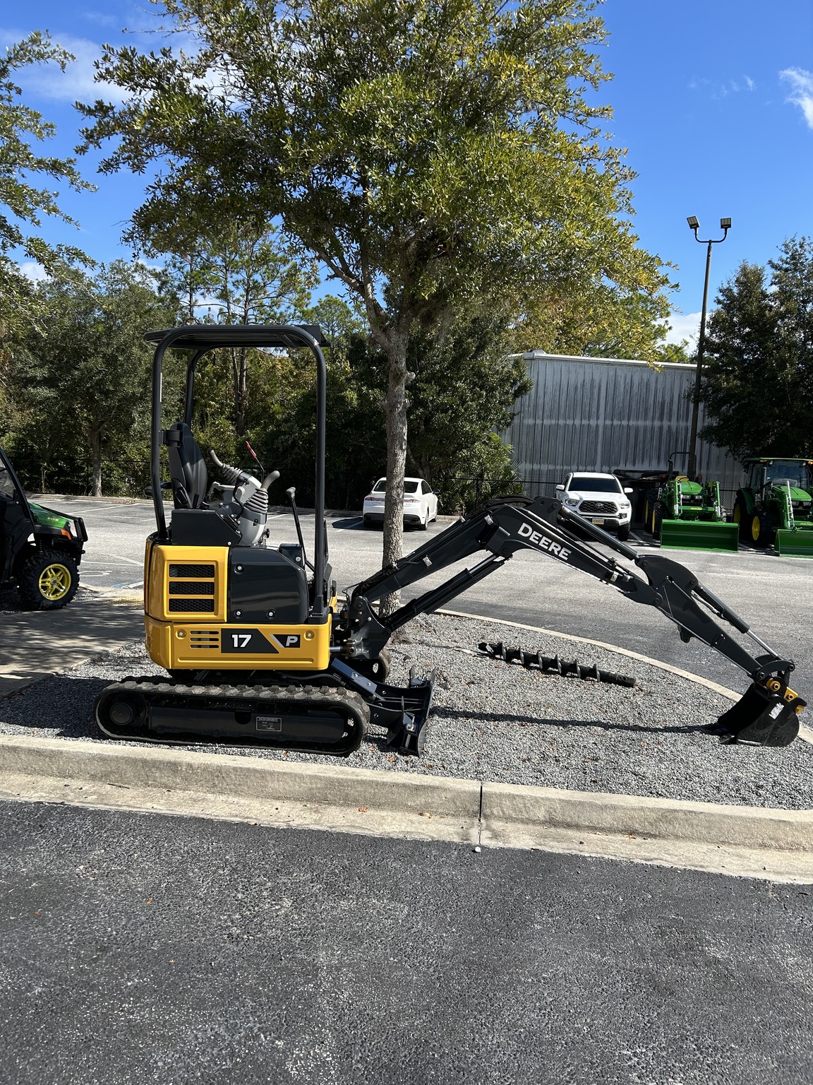 2025 John Deere 17 P Image 1