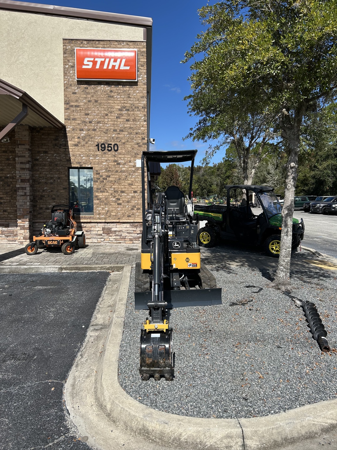 2025 John Deere 17 P Image 2