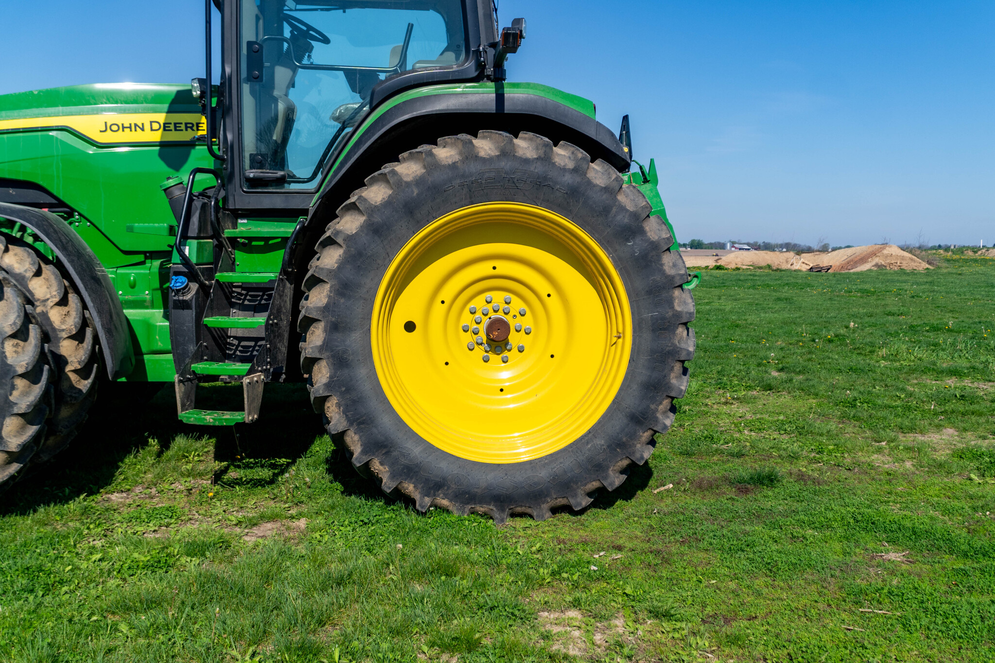 Used 2024 John Deere 8R 310 Row Crop Tractors at Koenig Equipment in Urbana, OH - PhotoXL9