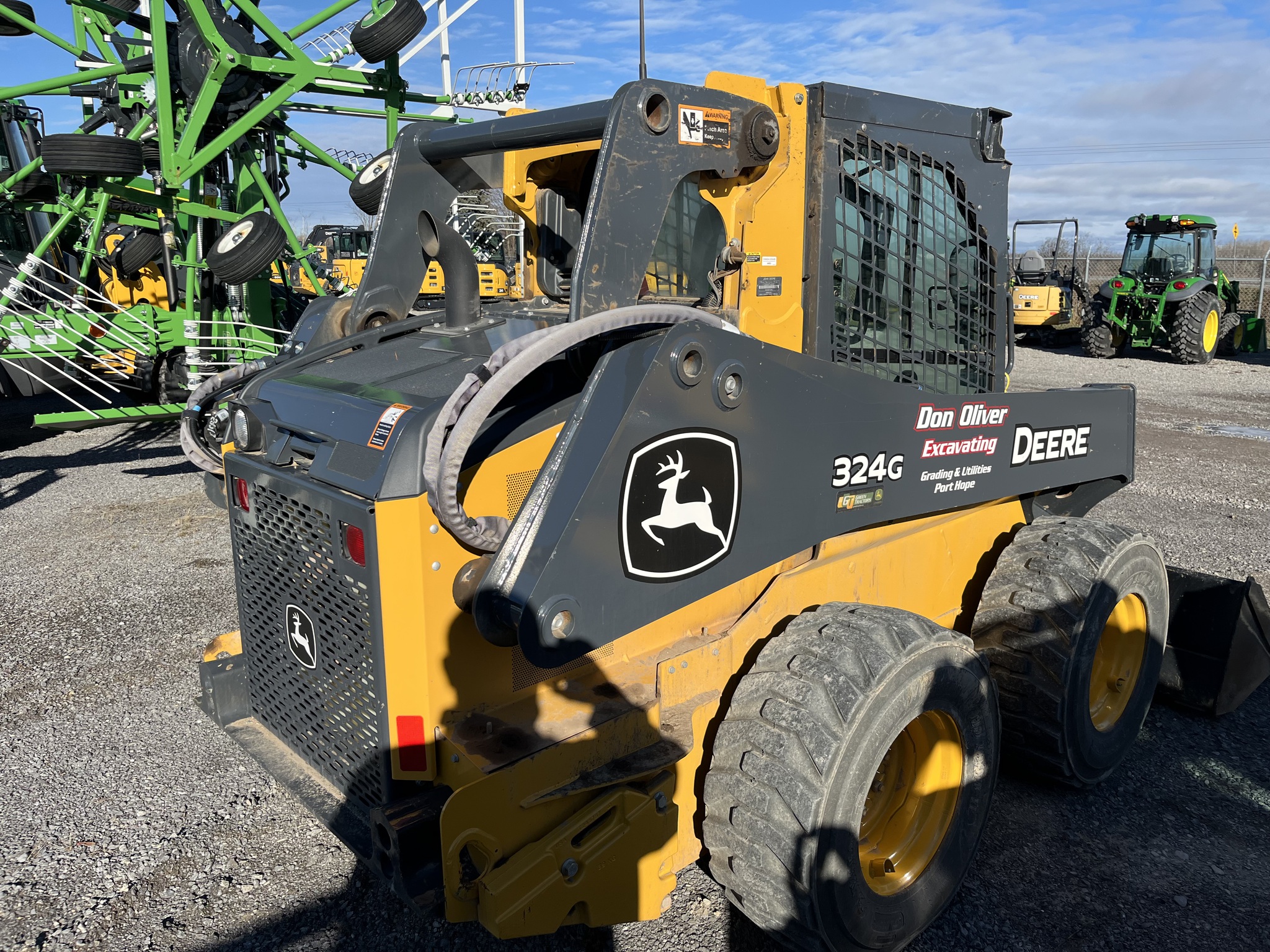 2022 John Deere 324G Image 3